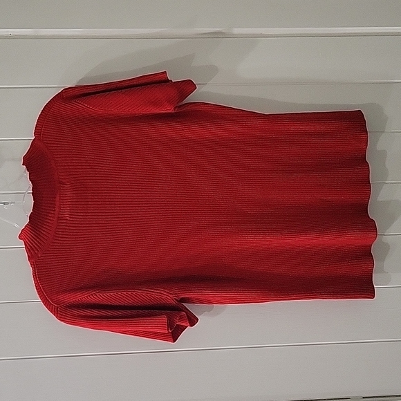 Red Sag Harbor Ribbed Shell - Picture 2 of 3